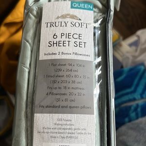 Queen Sheet Set, light green sheets, sheet set 6 piece